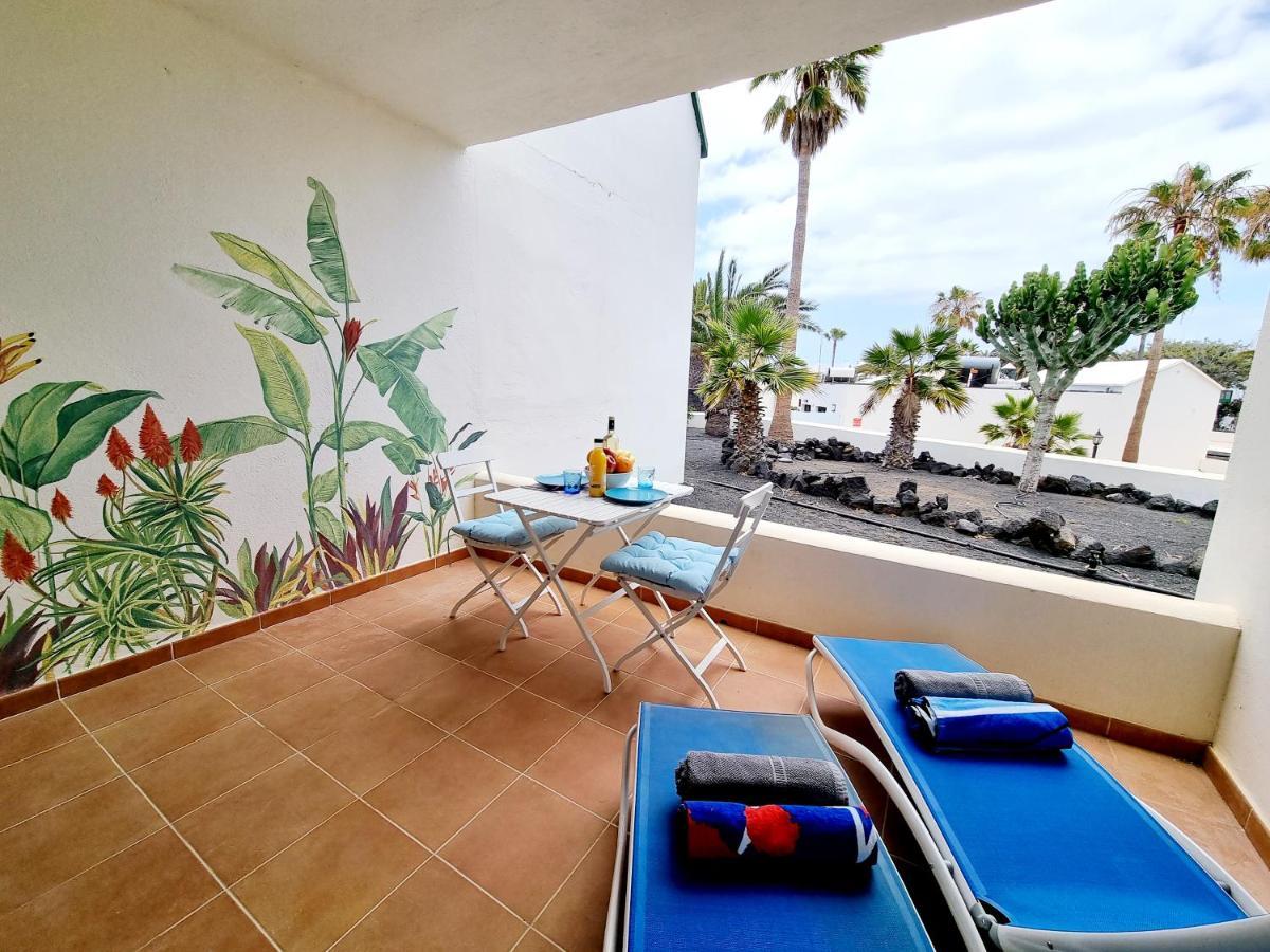 Apartamento Eduardo A Primera Linea Del Mar Costa Teguise Exterior foto
