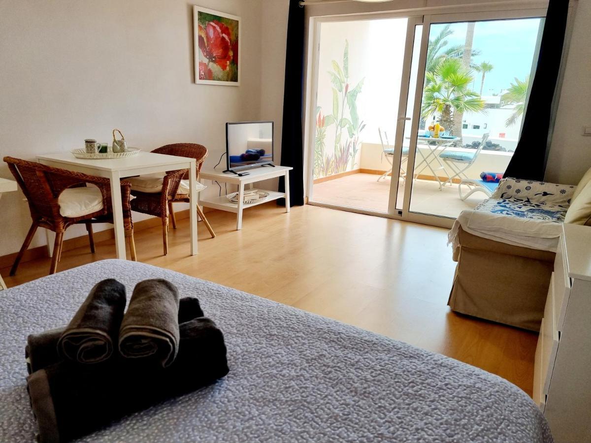 Apartamento Eduardo A Primera Linea Del Mar Costa Teguise Exterior foto